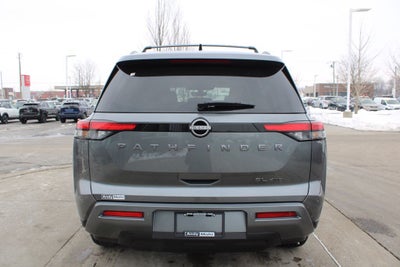 2026 Nissan Pathfinder SL
