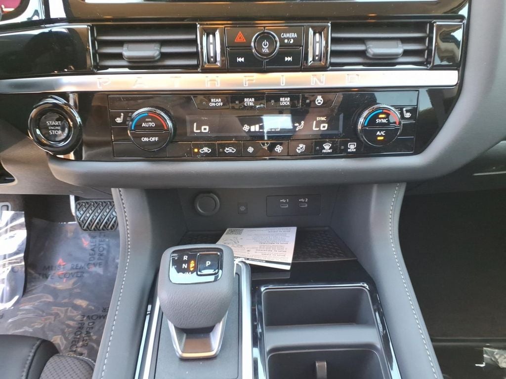 2026 Nissan Pathfinder SL