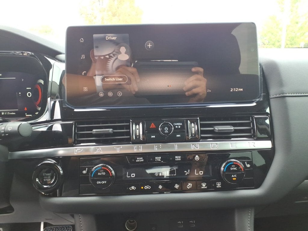 2026 Nissan Pathfinder SL