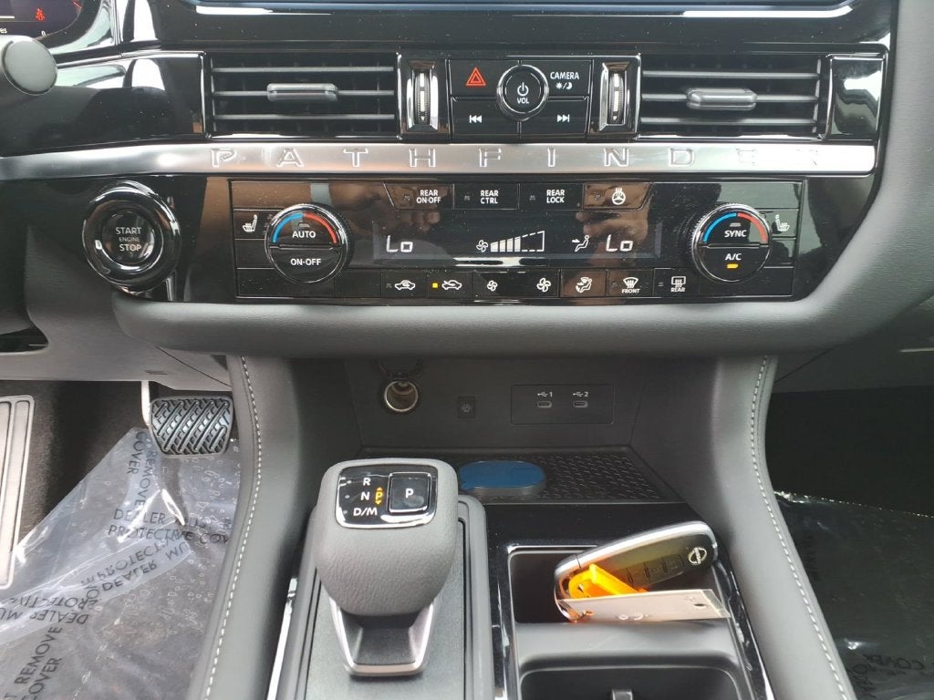2026 Nissan Pathfinder SL