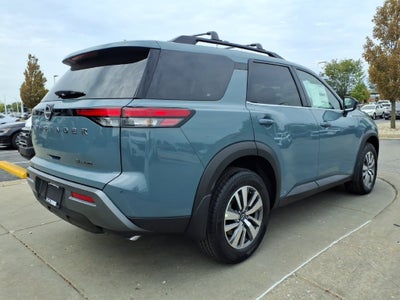 2026 Nissan Pathfinder SL