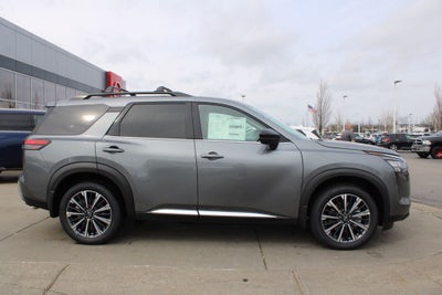 2026 Nissan Pathfinder Platinum