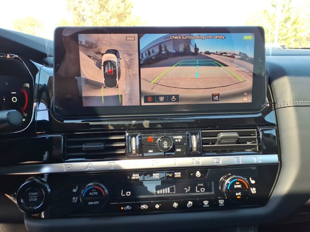 2026 Nissan Pathfinder Platinum