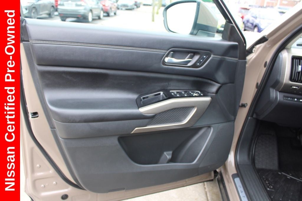 2023 Nissan Pathfinder Platinum