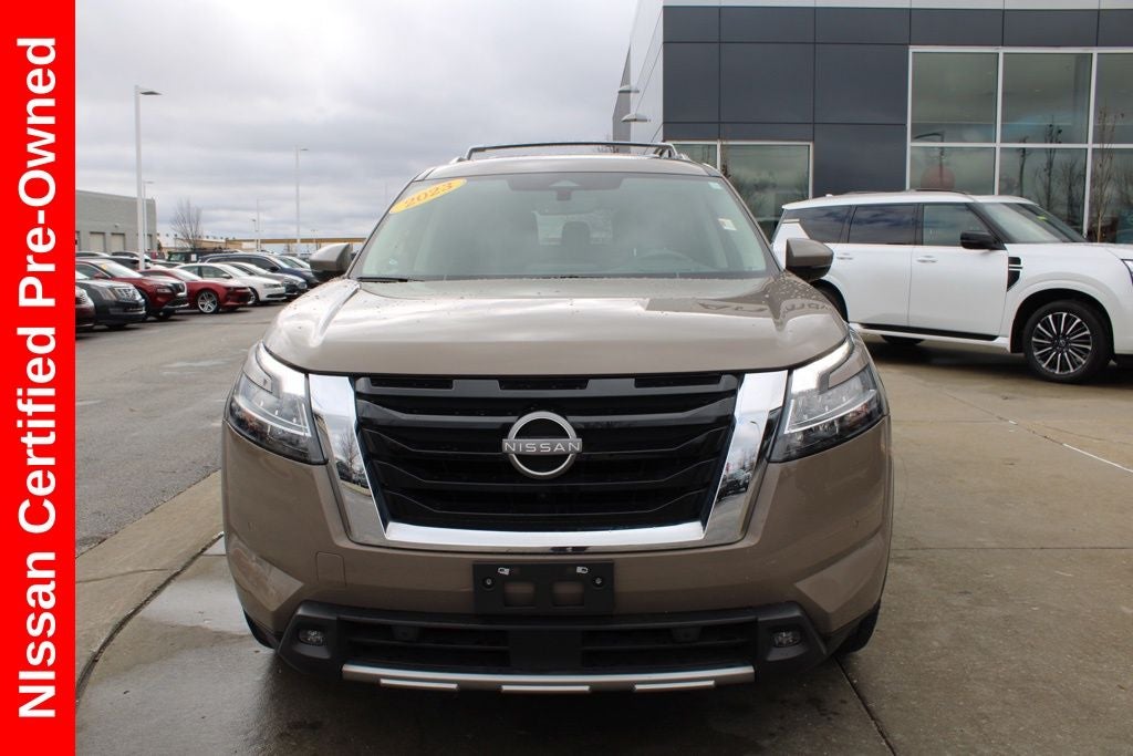 2023 Nissan Pathfinder Platinum