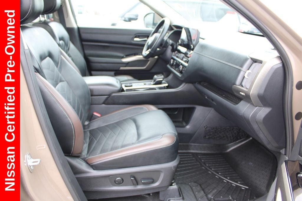 2023 Nissan Pathfinder Platinum