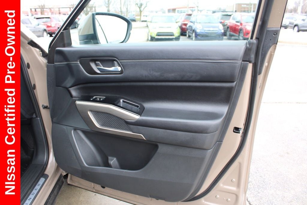 2023 Nissan Pathfinder Platinum