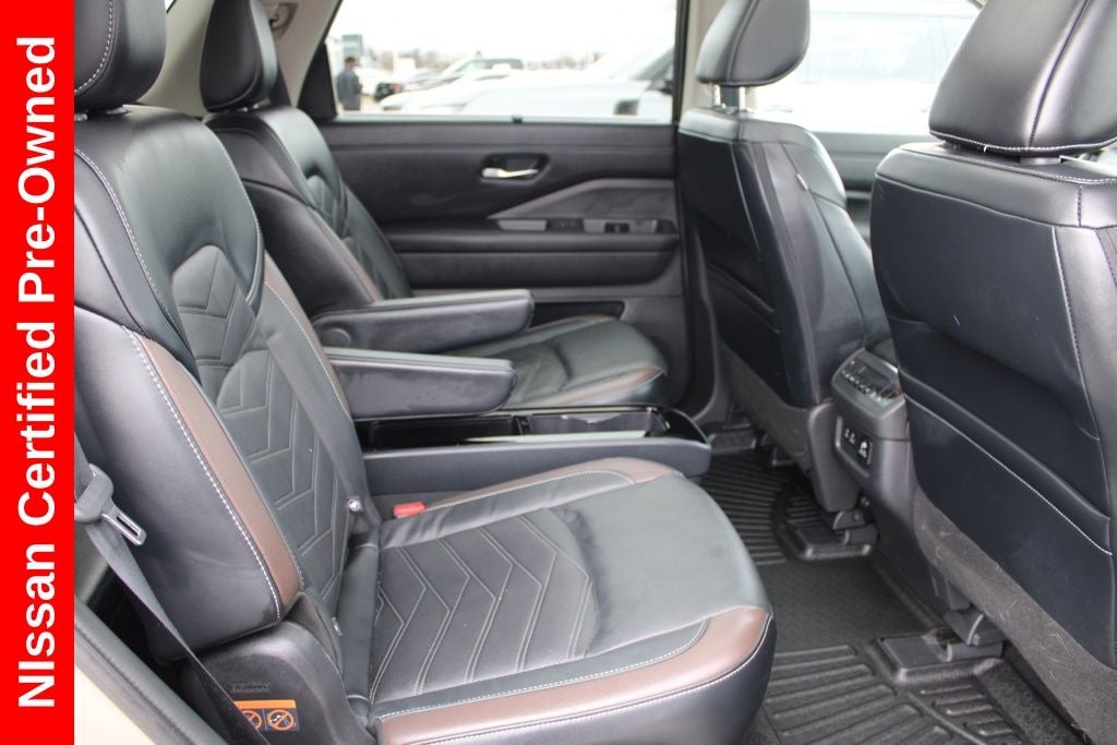 2023 Nissan Pathfinder Platinum