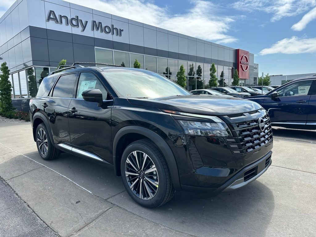 2026 Nissan Pathfinder Platinum 4WD's photo