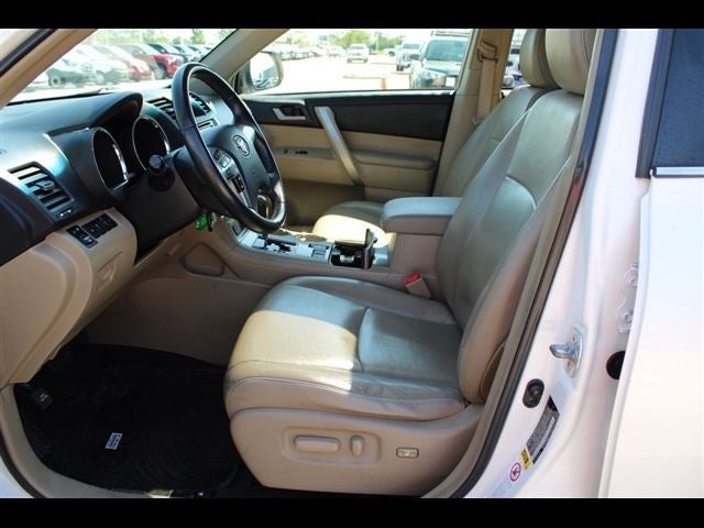 2013 Toyota Highlander SE