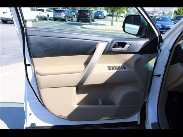 2013 Toyota Highlander SE