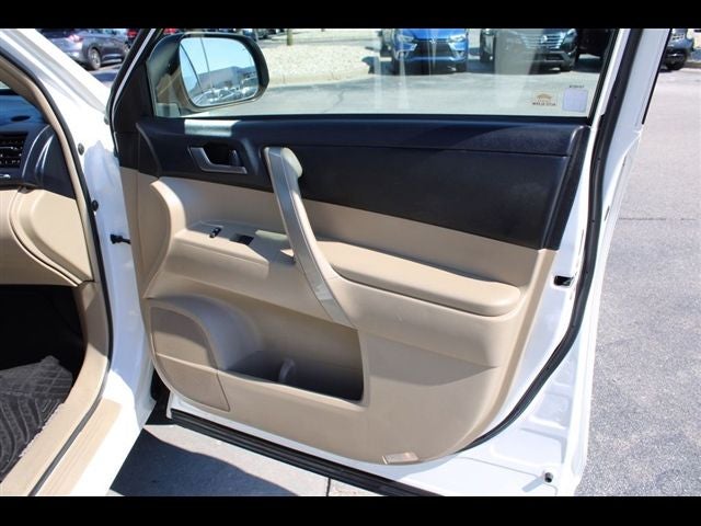 2013 Toyota Highlander SE