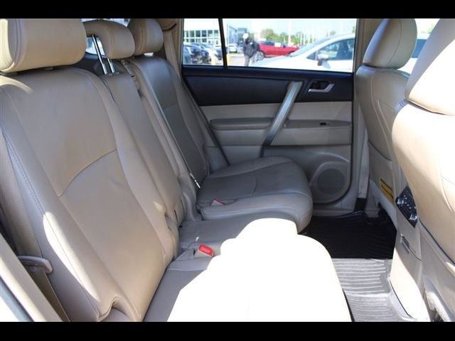 2013 Toyota Highlander SE