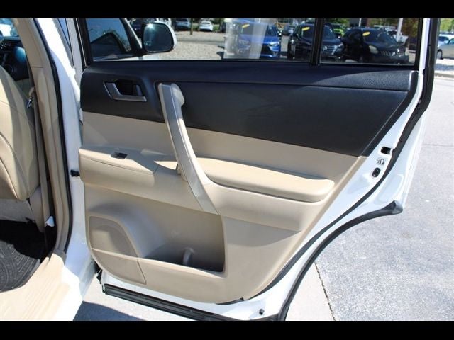 2013 Toyota Highlander SE