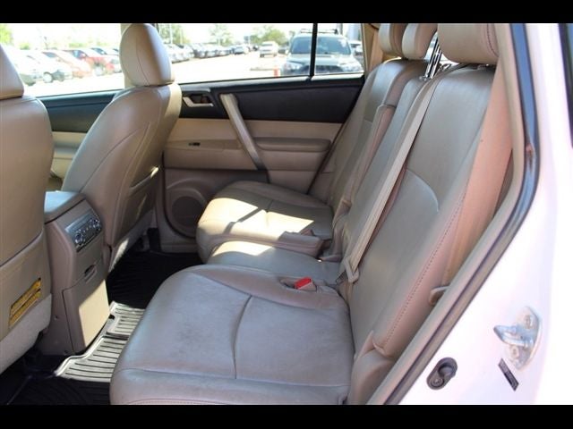 2013 Toyota Highlander SE
