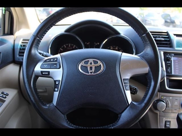 2013 Toyota Highlander SE