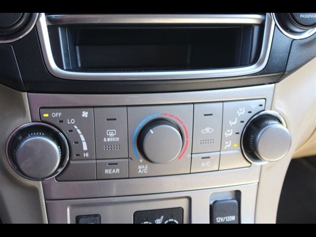 2013 Toyota Highlander SE