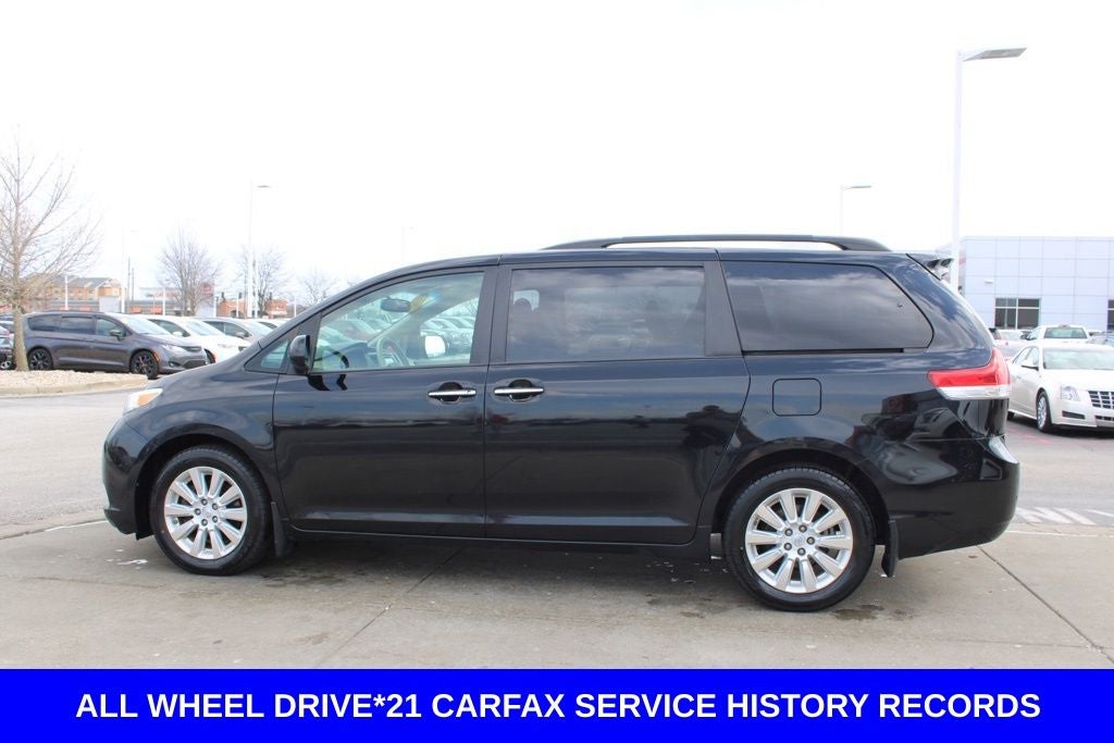 2014 Toyota Sienna XLE 7 Passenger