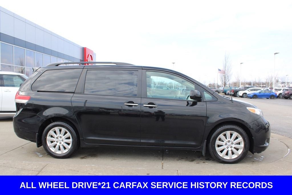 2014 Toyota Sienna XLE 7 Passenger