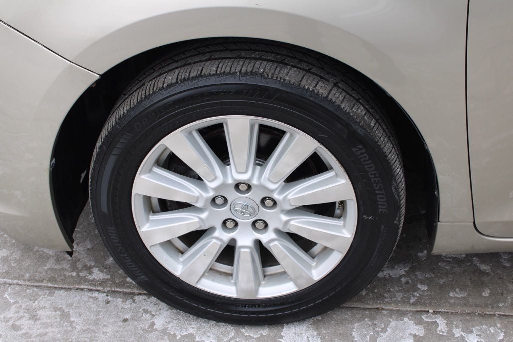 2017 Toyota Sienna XLE Premium 7 Passenger