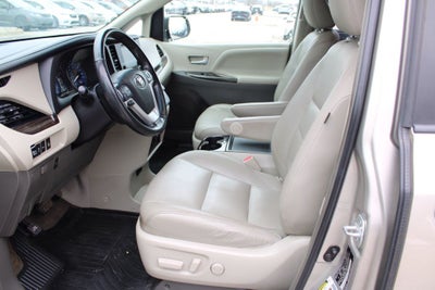 2017 Toyota Sienna XLE Premium 7 Passenger