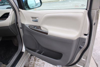 2017 Toyota Sienna XLE Premium 7 Passenger