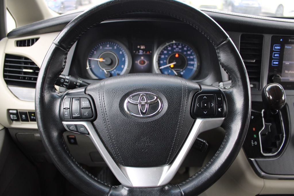 2017 Toyota Sienna XLE Premium 7 Passenger
