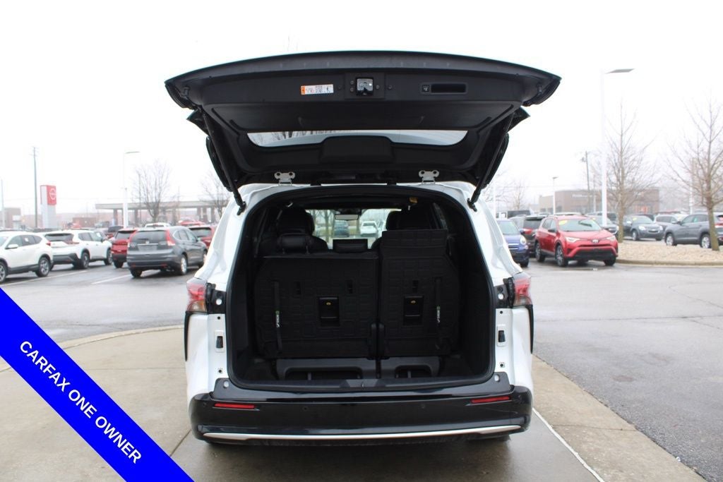 2025 Toyota Sienna Platinum 7 Passenger