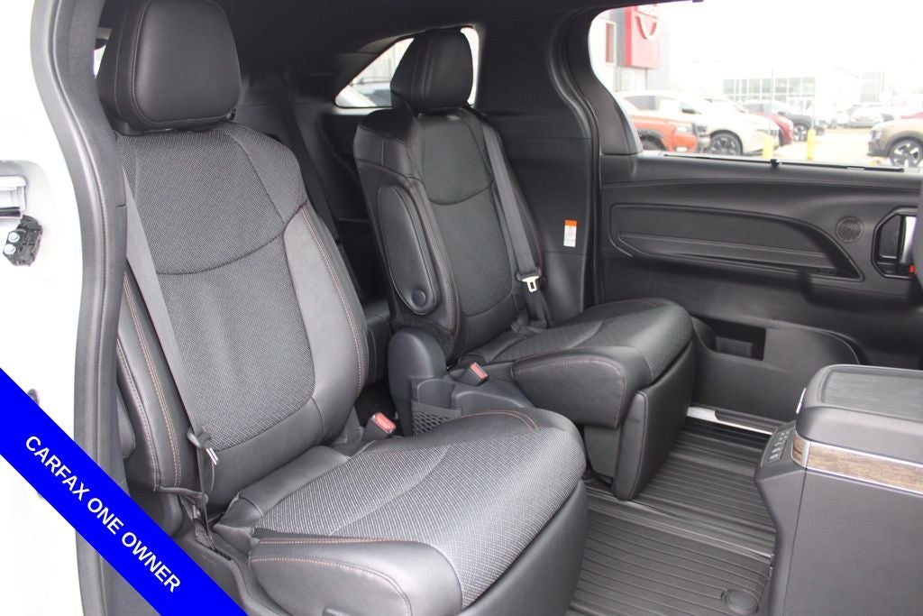 2025 Toyota Sienna Platinum 7 Passenger