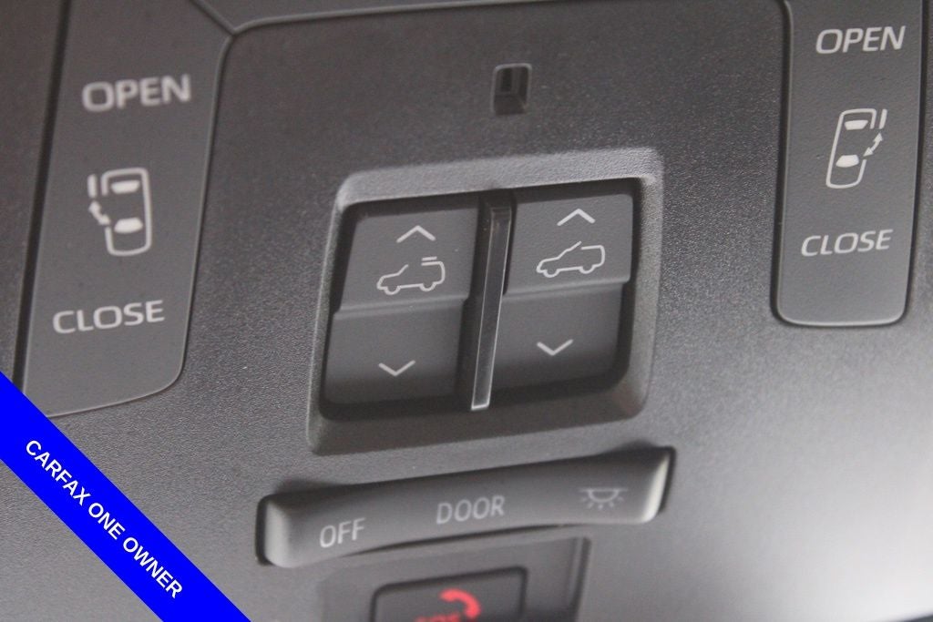 2025 Toyota Sienna Platinum 7 Passenger