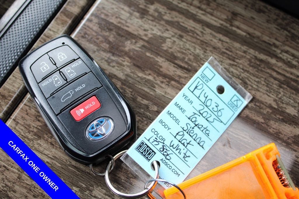 2025 Toyota Sienna Platinum 7 Passenger