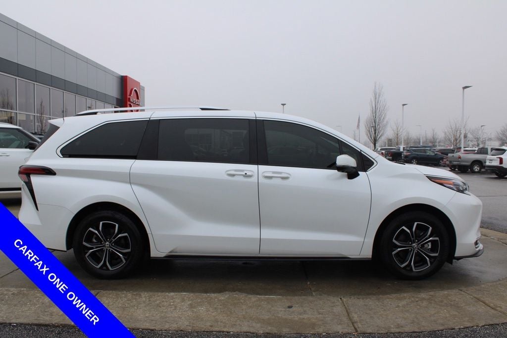 2025 Toyota Sienna Platinum 7 Passenger