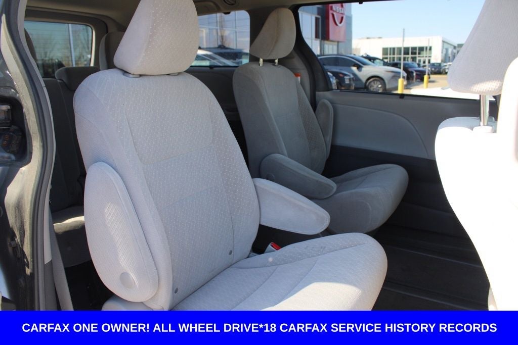 2018 Toyota Sienna LE 7 Passenger