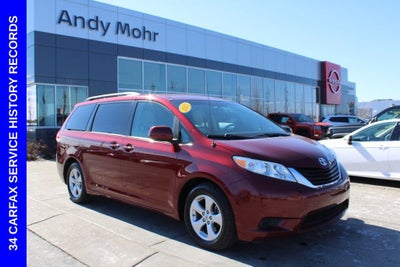 2013 Toyota Sienna LE 8 Passenger