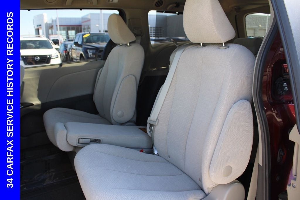 2013 Toyota Sienna LE 8 Passenger