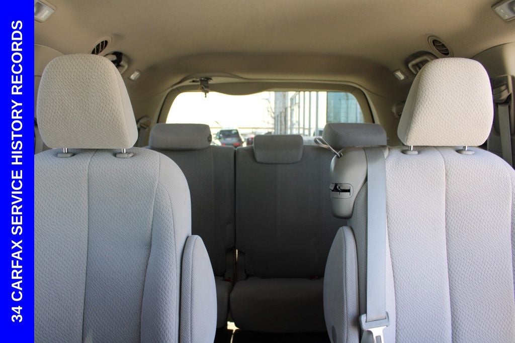 2013 Toyota Sienna LE 8 Passenger