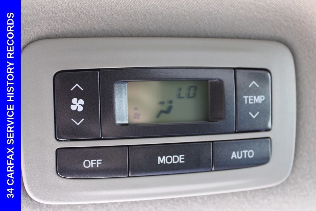 2013 Toyota Sienna LE 8 Passenger