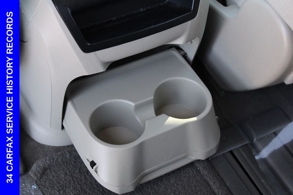 2013 Toyota Sienna LE 8 Passenger