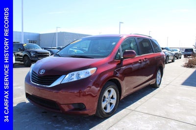 2013 Toyota Sienna LE 8 Passenger