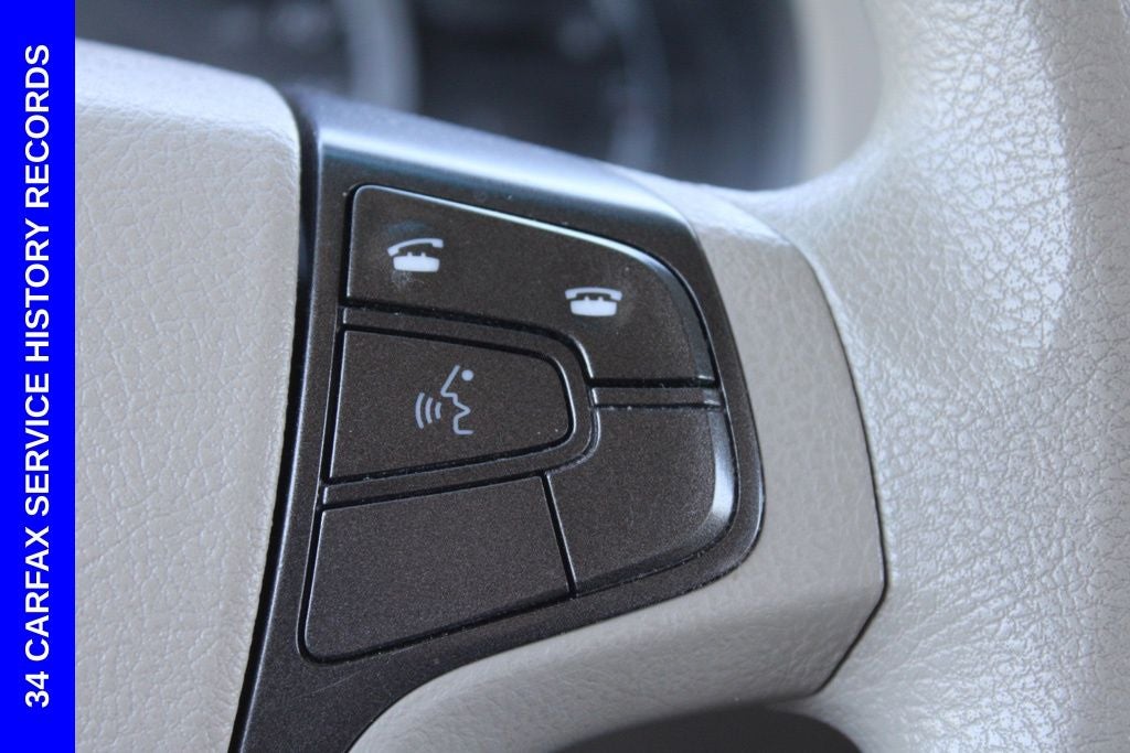 2013 Toyota Sienna LE 8 Passenger