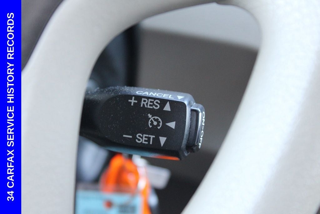 2013 Toyota Sienna LE 8 Passenger