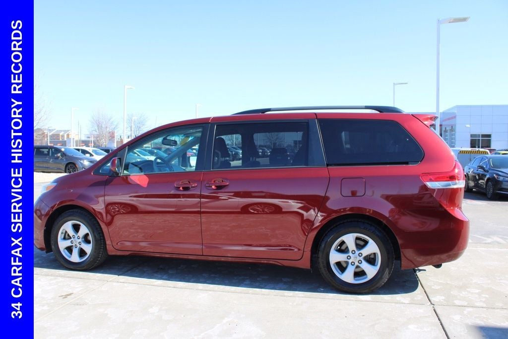 2013 Toyota Sienna LE 8 Passenger