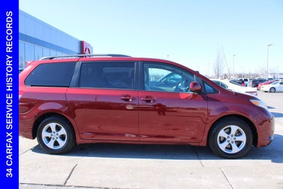 2013 Toyota Sienna LE 8 Passenger