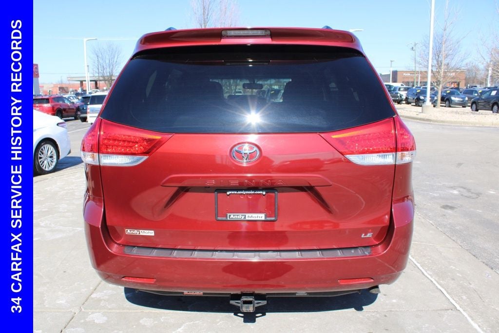 2013 Toyota Sienna LE 8 Passenger
