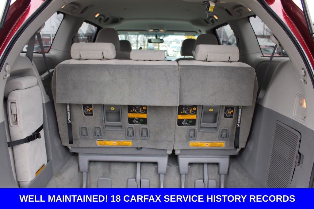 2014 Toyota Sienna LE 8 Passenger