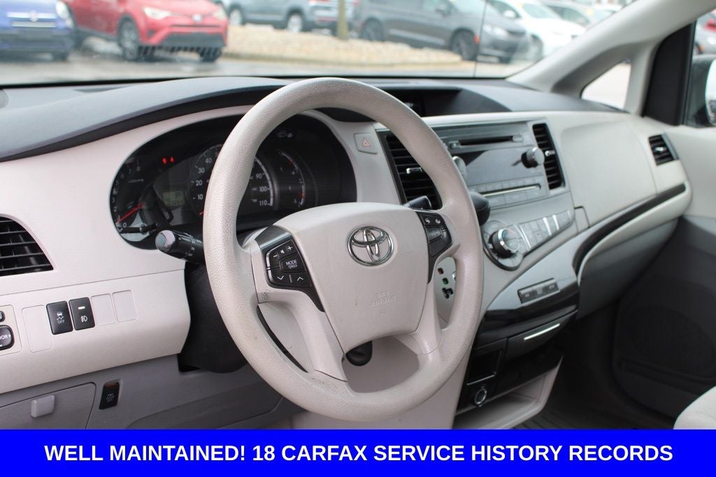 2014 Toyota Sienna LE 8 Passenger