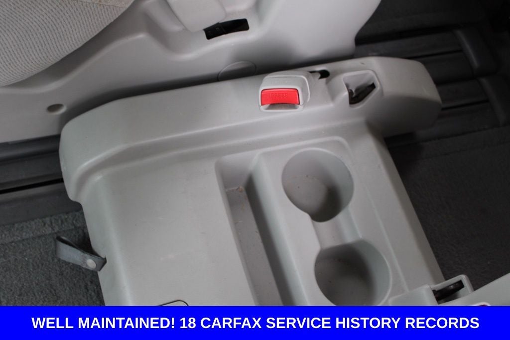 2014 Toyota Sienna LE 8 Passenger