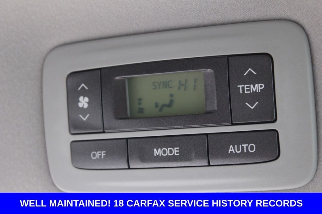 2014 Toyota Sienna LE 8 Passenger