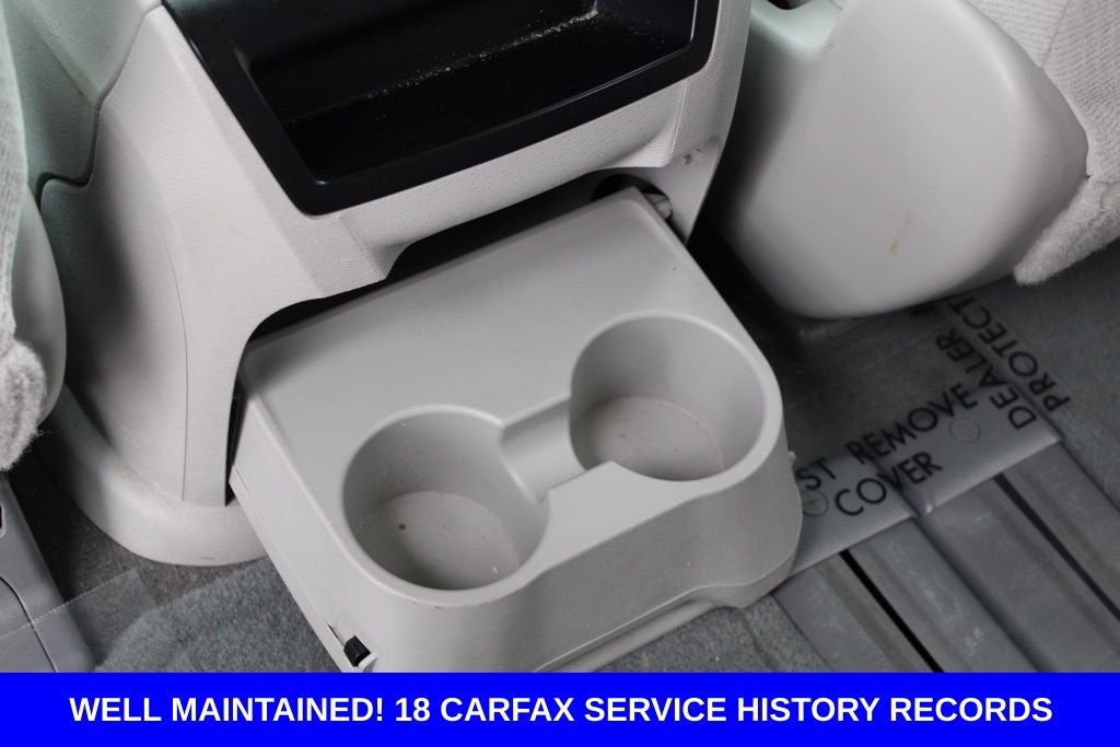 2014 Toyota Sienna LE 8 Passenger