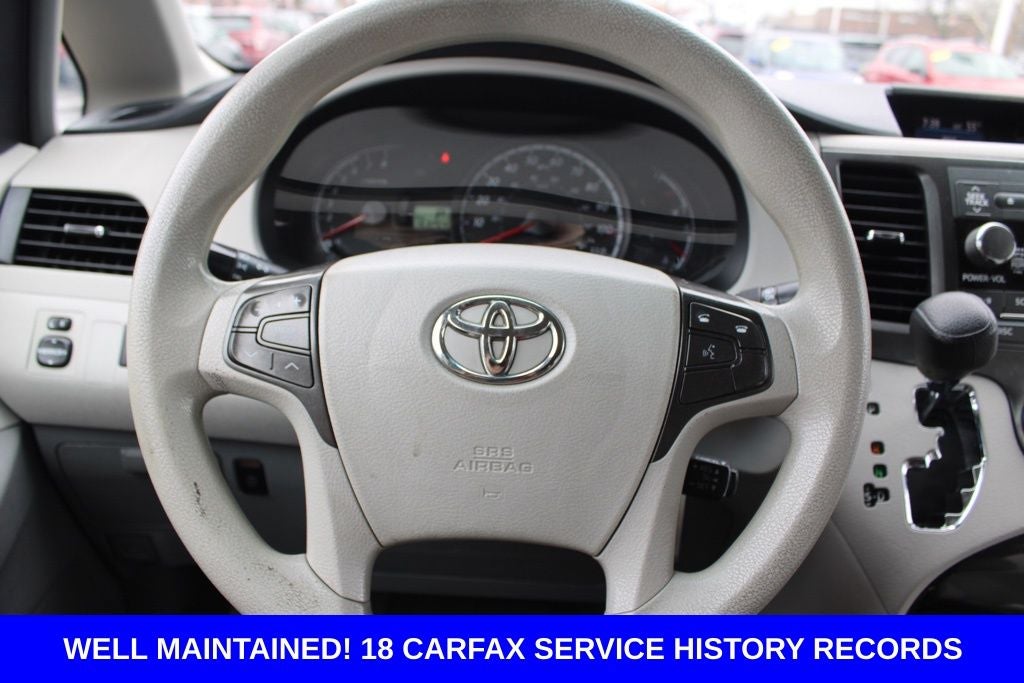 2014 Toyota Sienna LE 8 Passenger